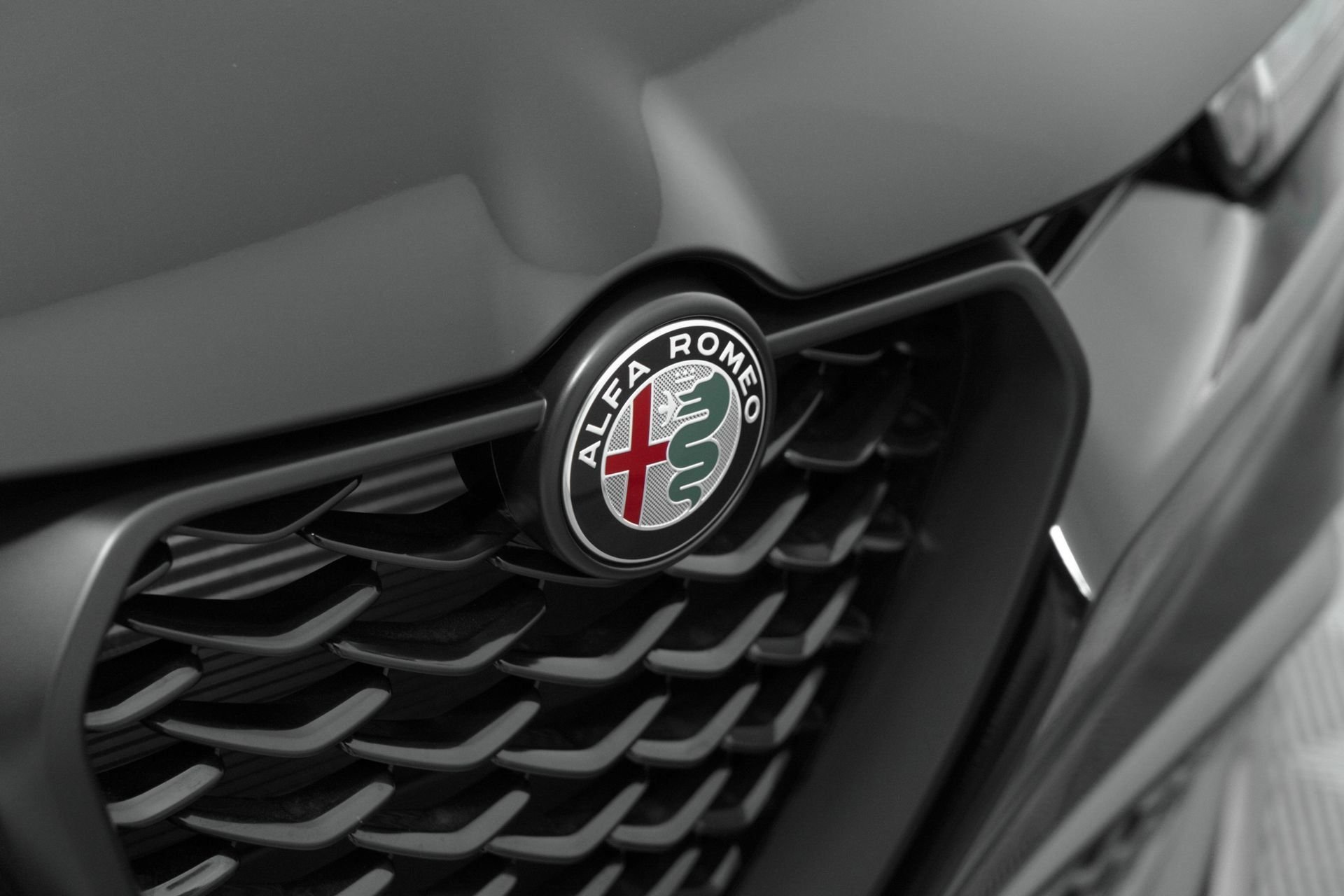 New 2025 Alfa Black Exterior Paint Alfa Romeo Base image 11