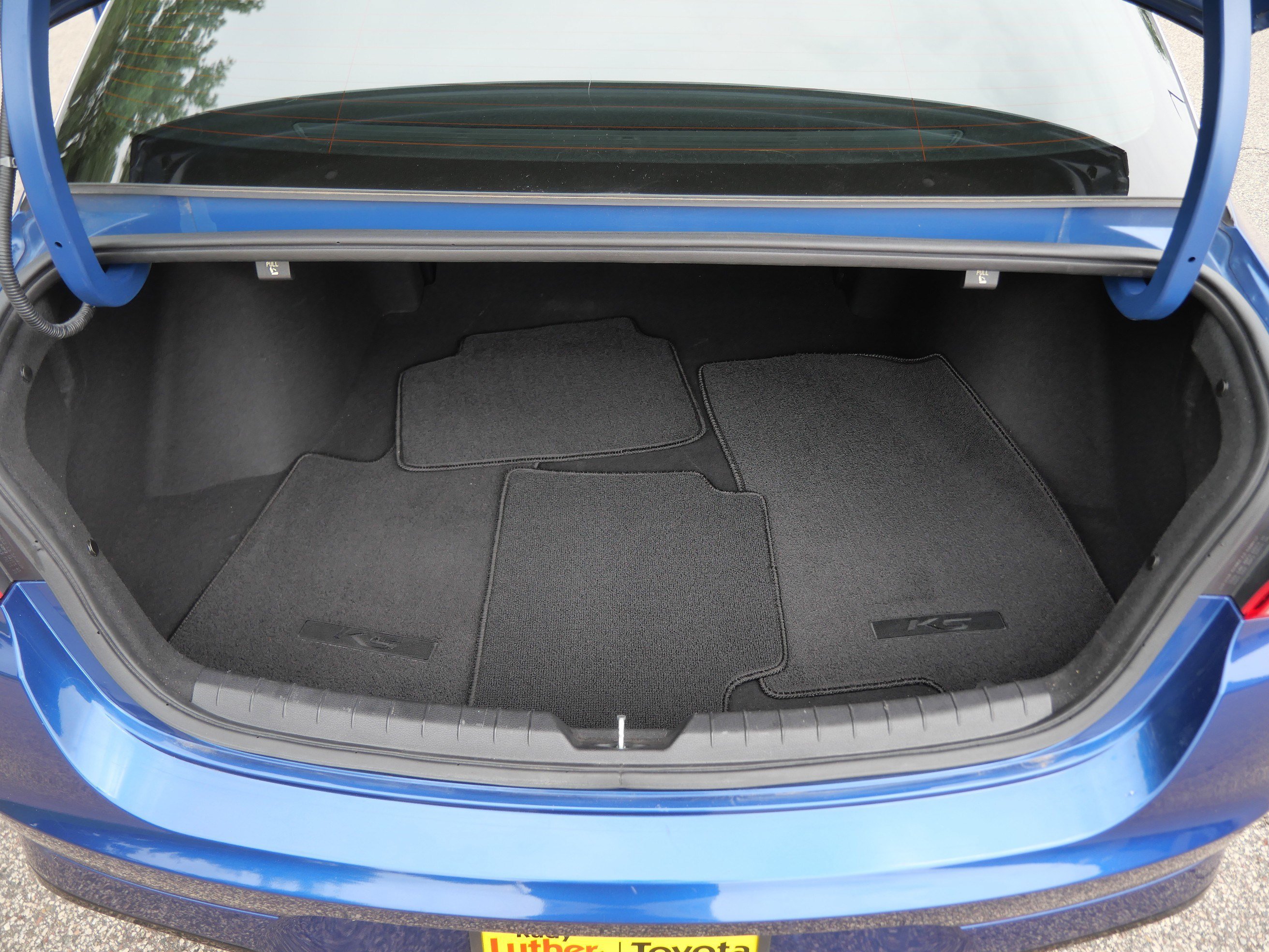 Used 2022 Sapphire Blue Kia GT-Line image 18