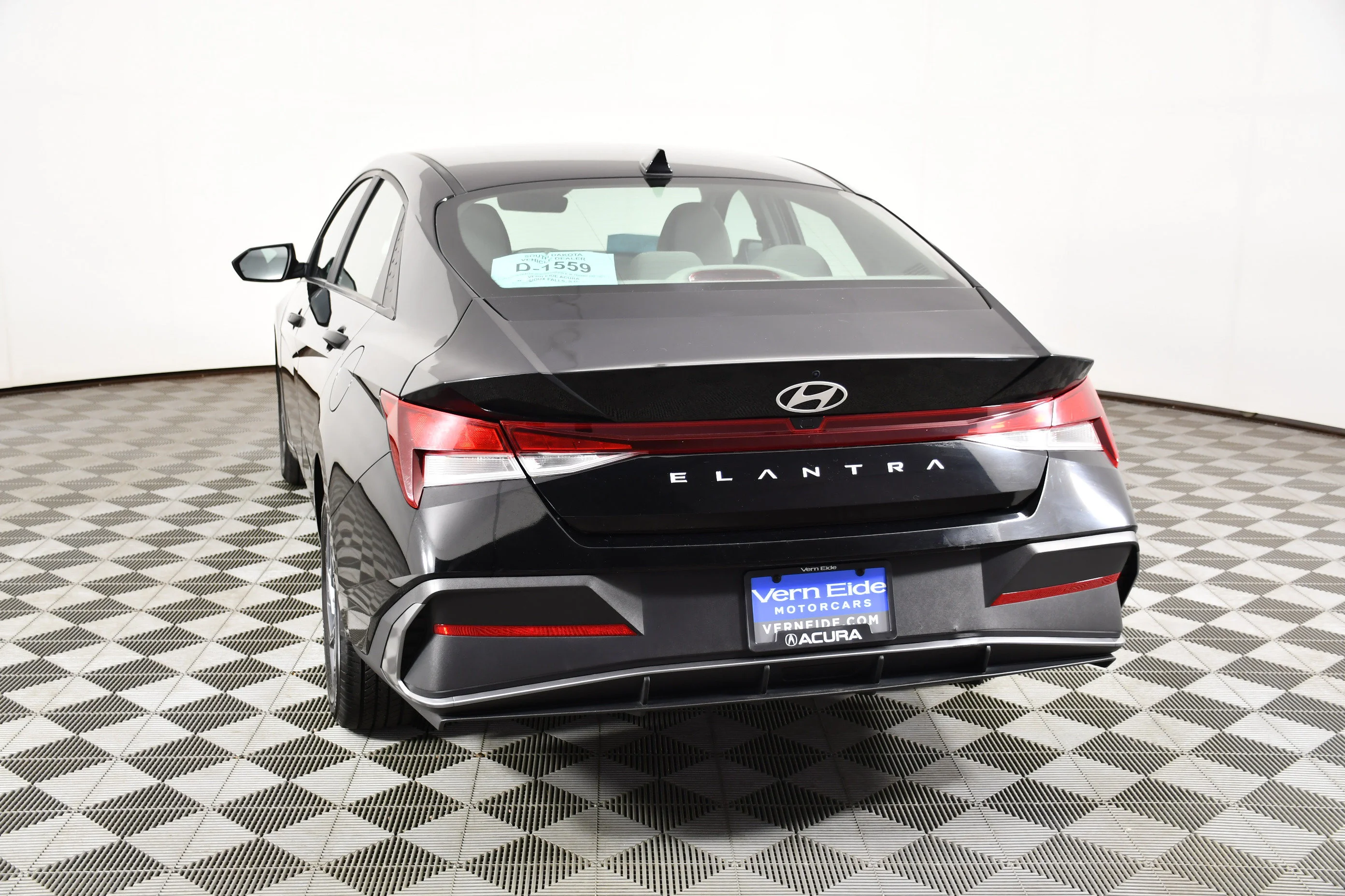 Used 2024 Abyss Black Hyundai SEL image 7
