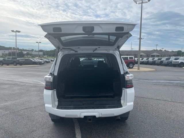 Used 2014 White Toyota SR5 image 8