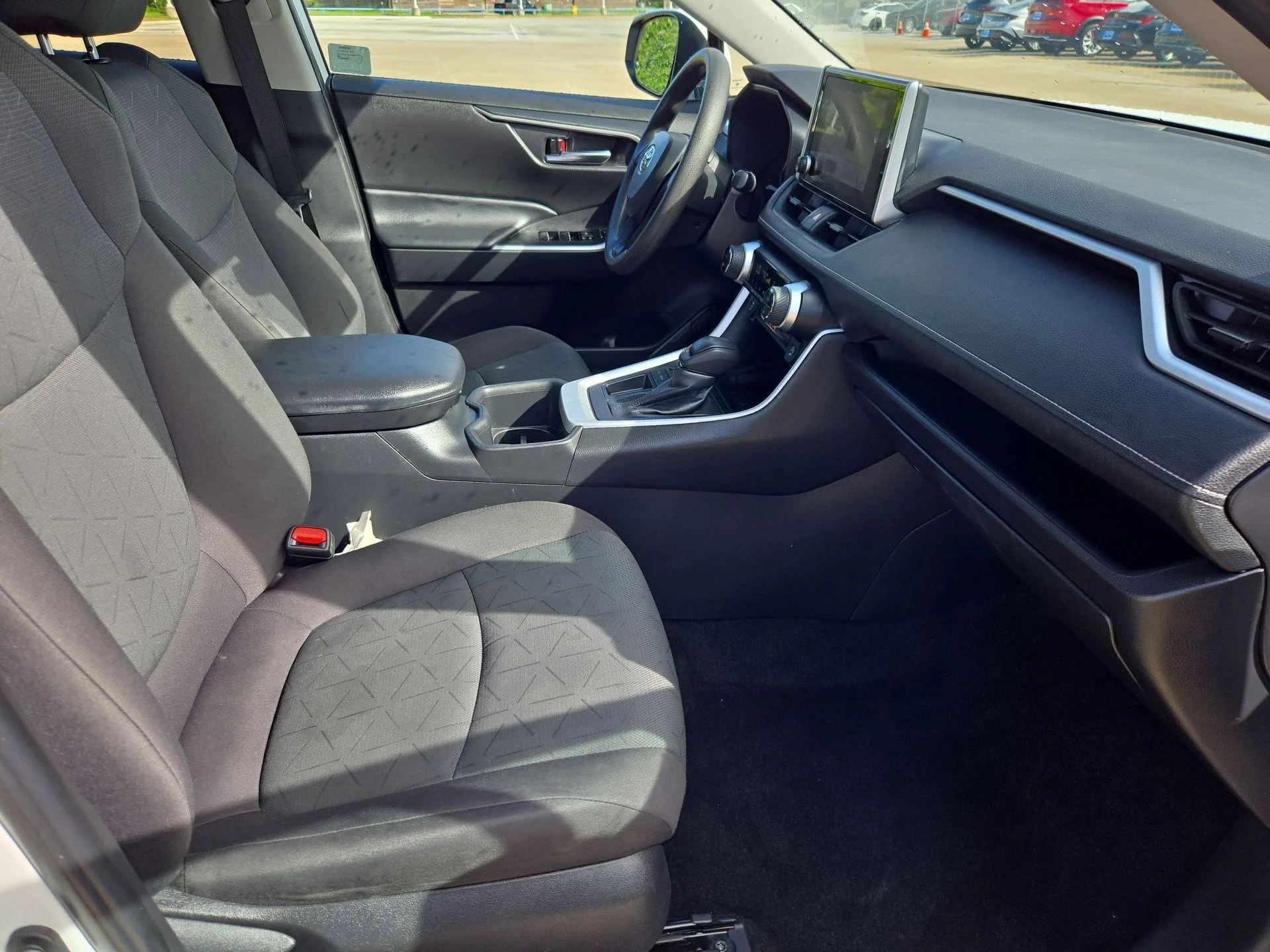 Used 2024 Wind Chill Pearl Toyota XLE image 30