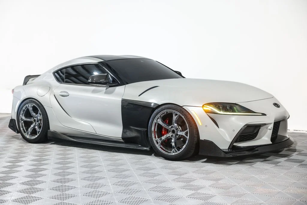 Used 2022 White Toyota 3.0 image 6