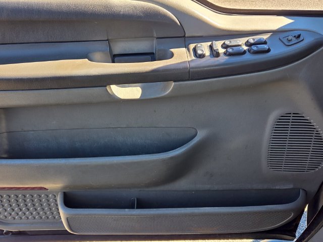 Used 2002 Black Ford XLT image 31