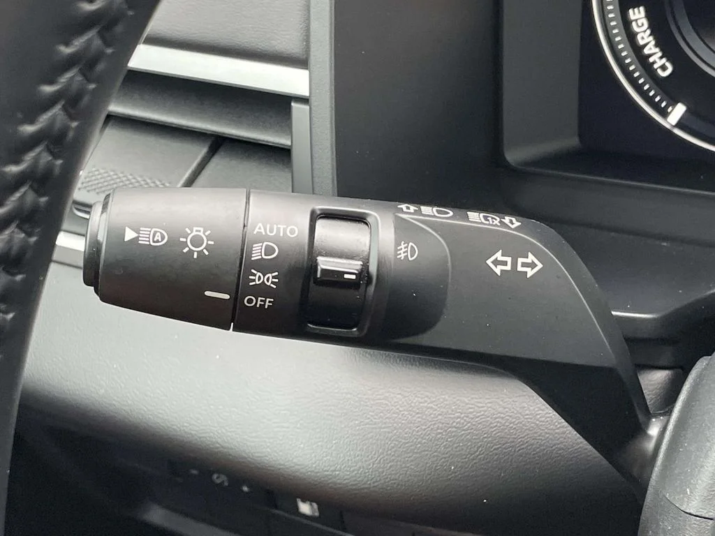 2025 Mitsubishi Outlander Plug-in Hybrid SE - Photo 12