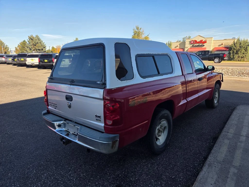 Used 2006 Red Dodge SLT image 2