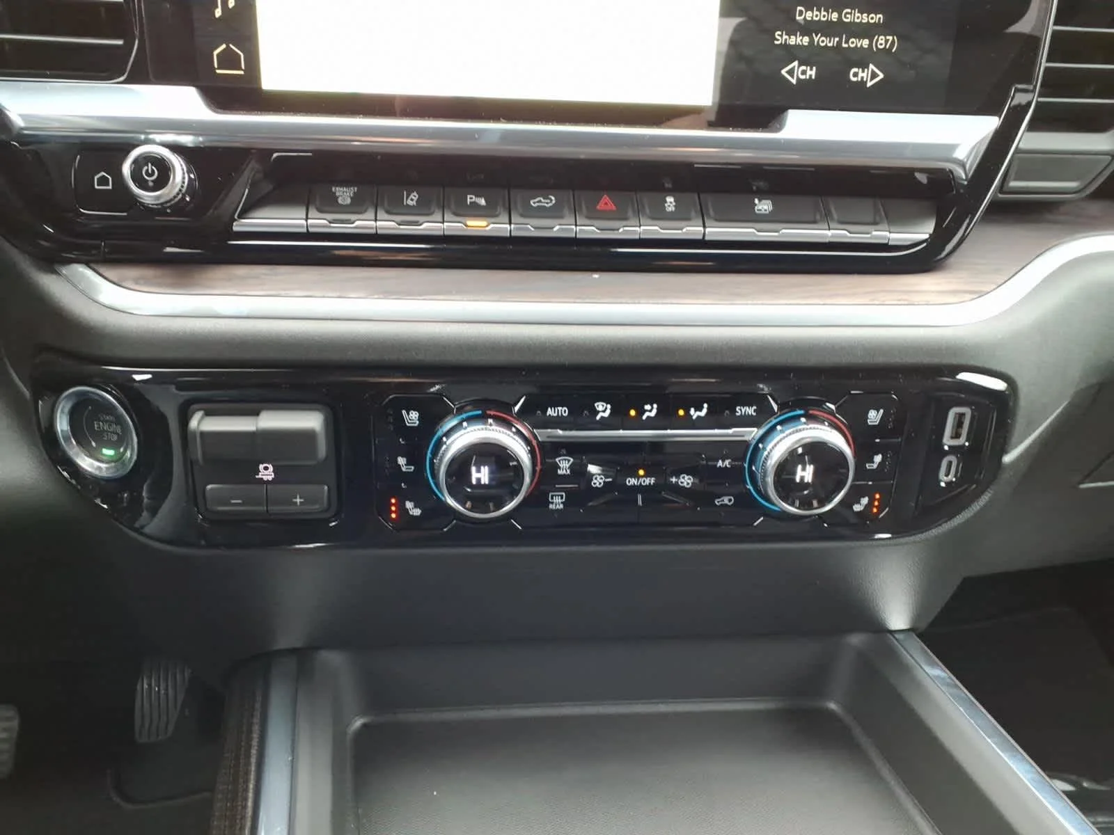 New 2026 Onyx Black GMC SLT image 15