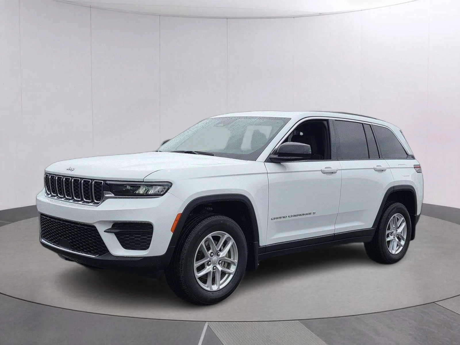 Used 2025 Bright White Clearcoat Jeep Laredo X image 1