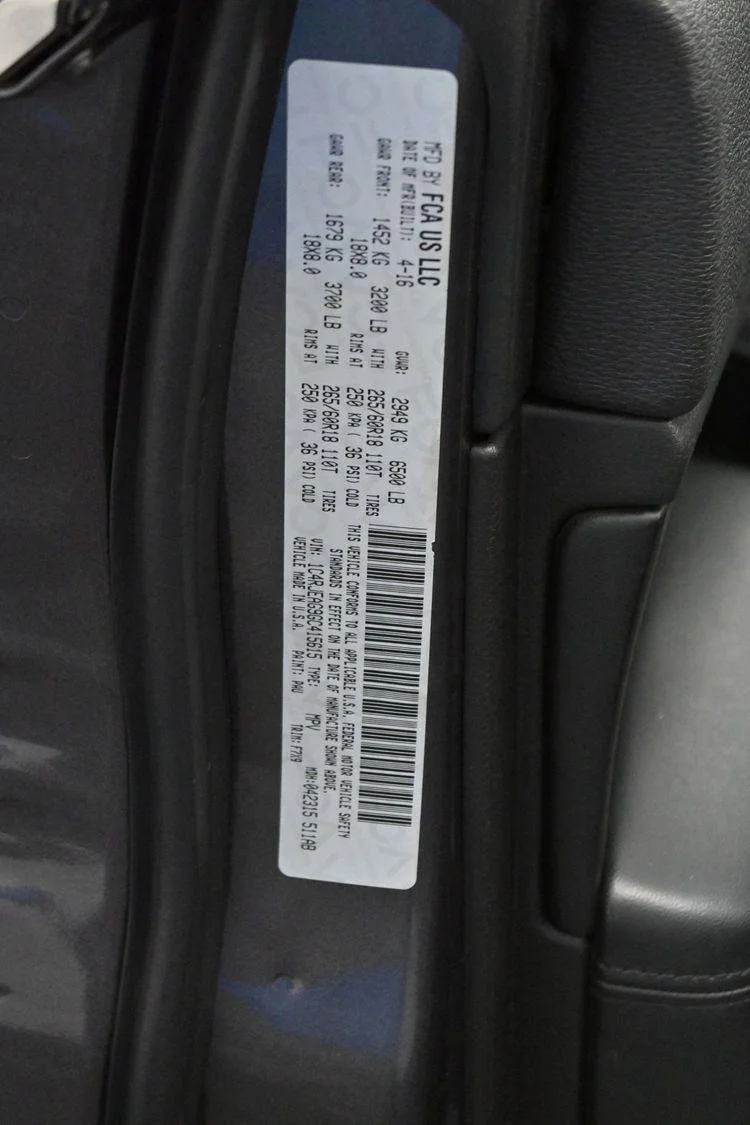 Used 2016  Jeep  image 33