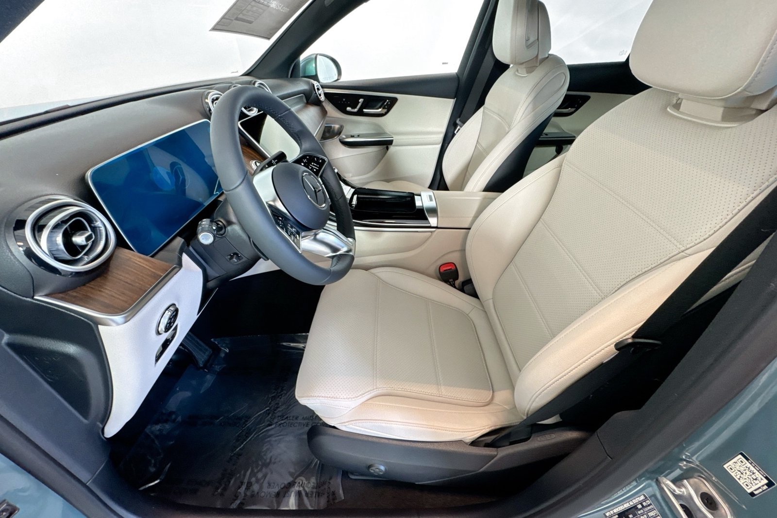New 2026 Verde Silver Metallic Mercedes-Benz GLC 300 image 18