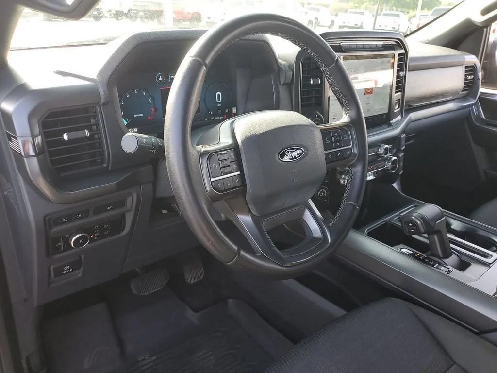 Used 2024 Silver Ford XLT image 16