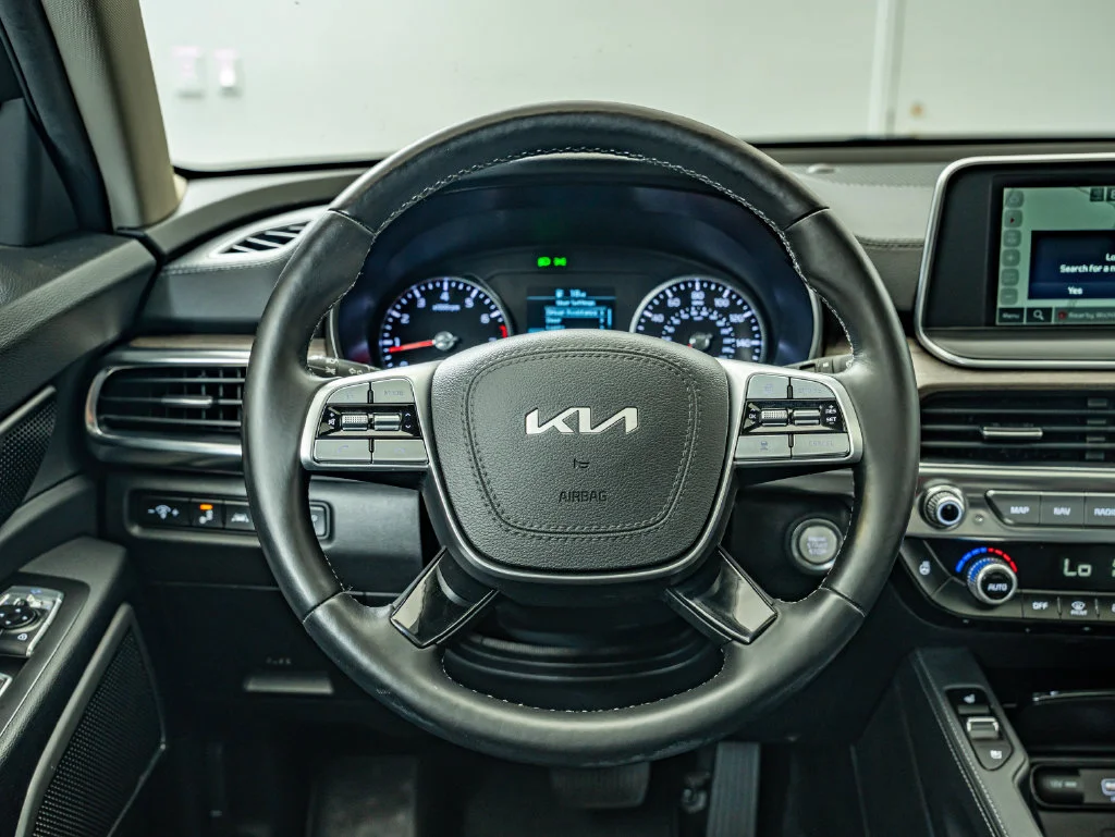 Used 2022 Gravity Gray Kia EX image 24
