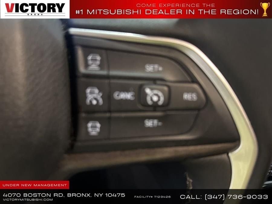 Used 2023 Silver Jeep 4xe image 33