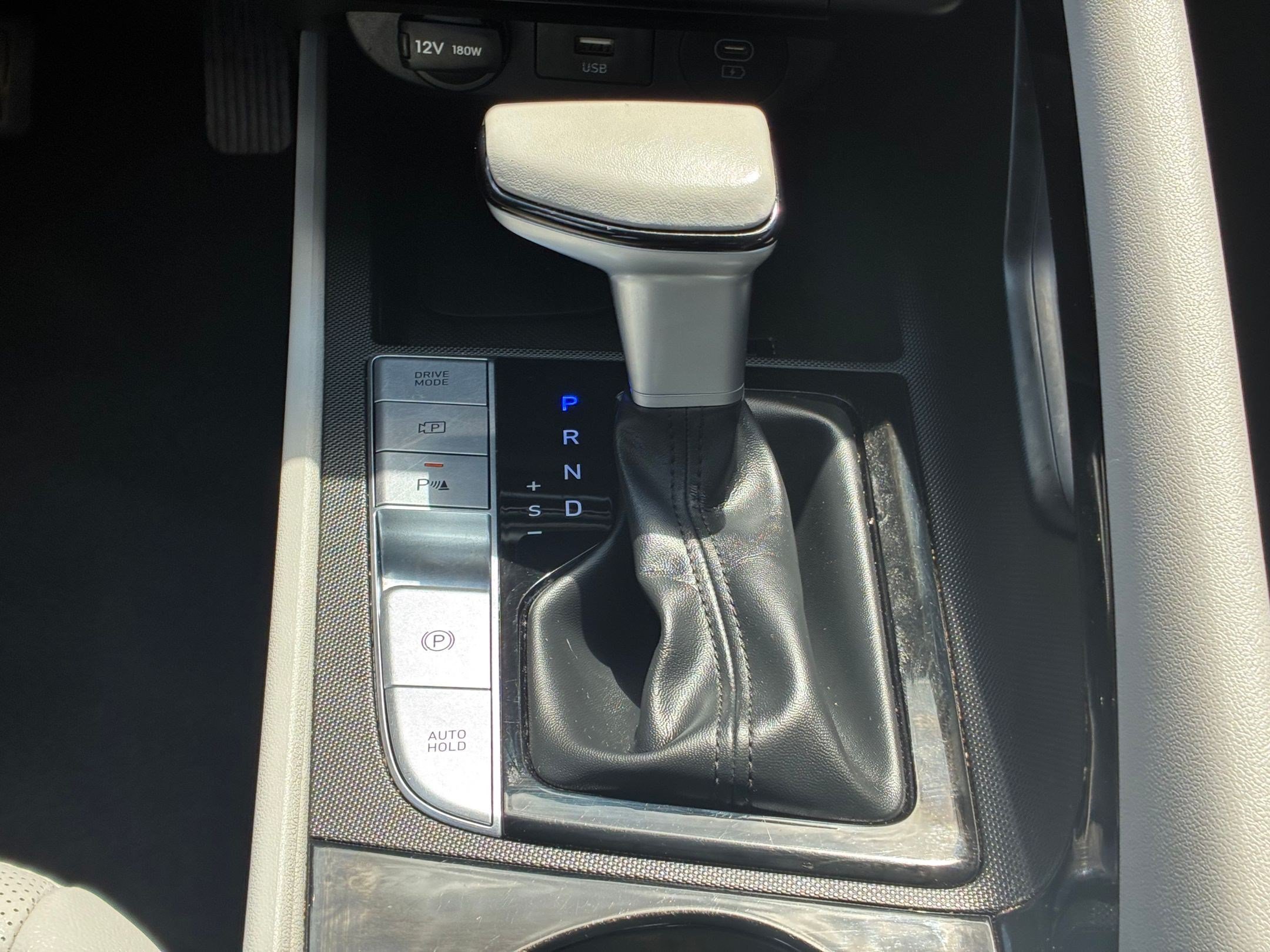 2024 Hyundai Elantra Limited - Photo 26