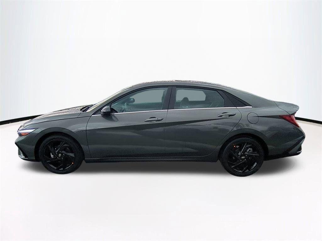 New 2026 Gray Hyundai SEL Sport Premium image 8