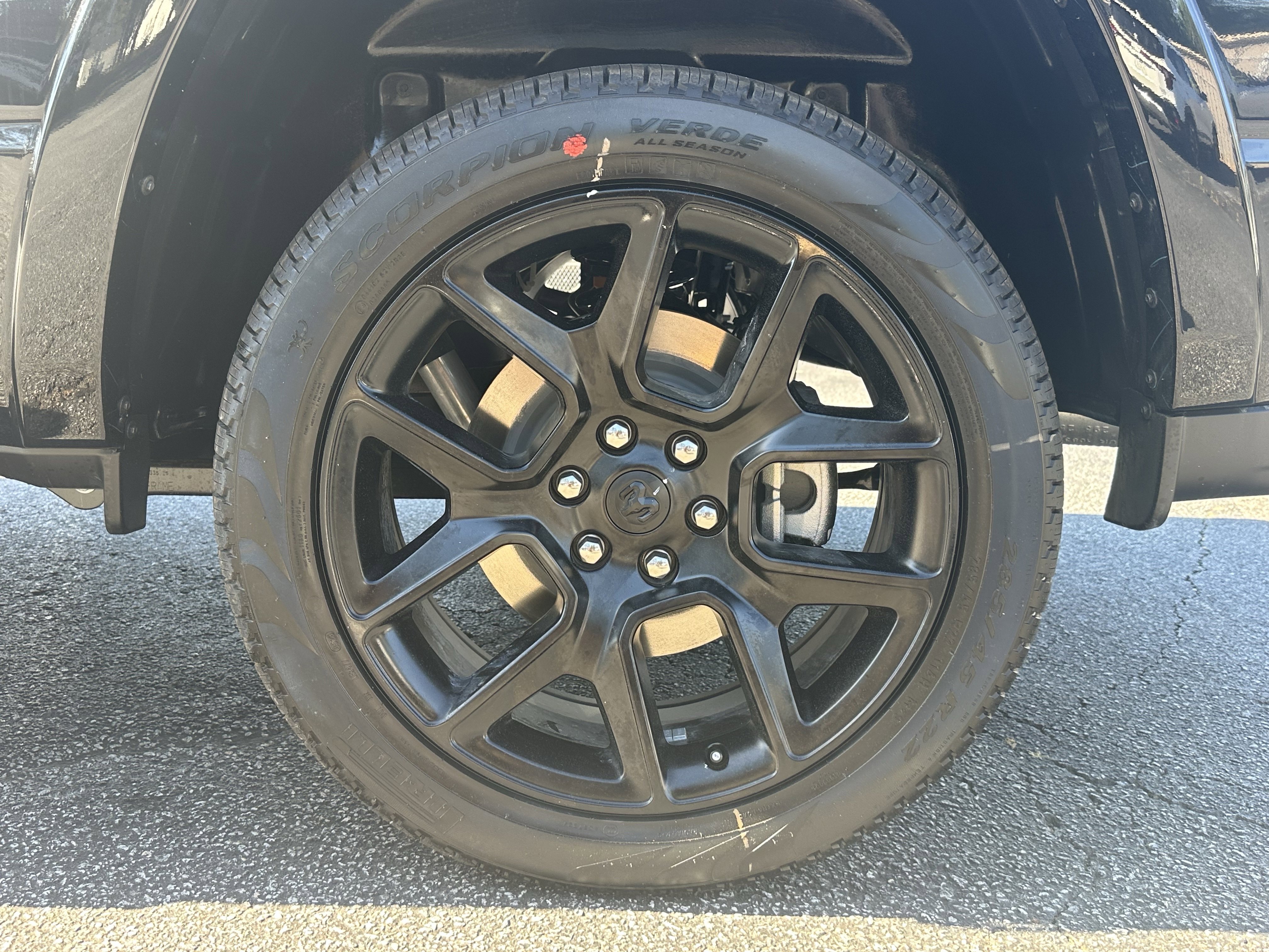 New 2026 Diamond Black Crystal Pearl-Coat Exterior Paint RAM Laramie image 20