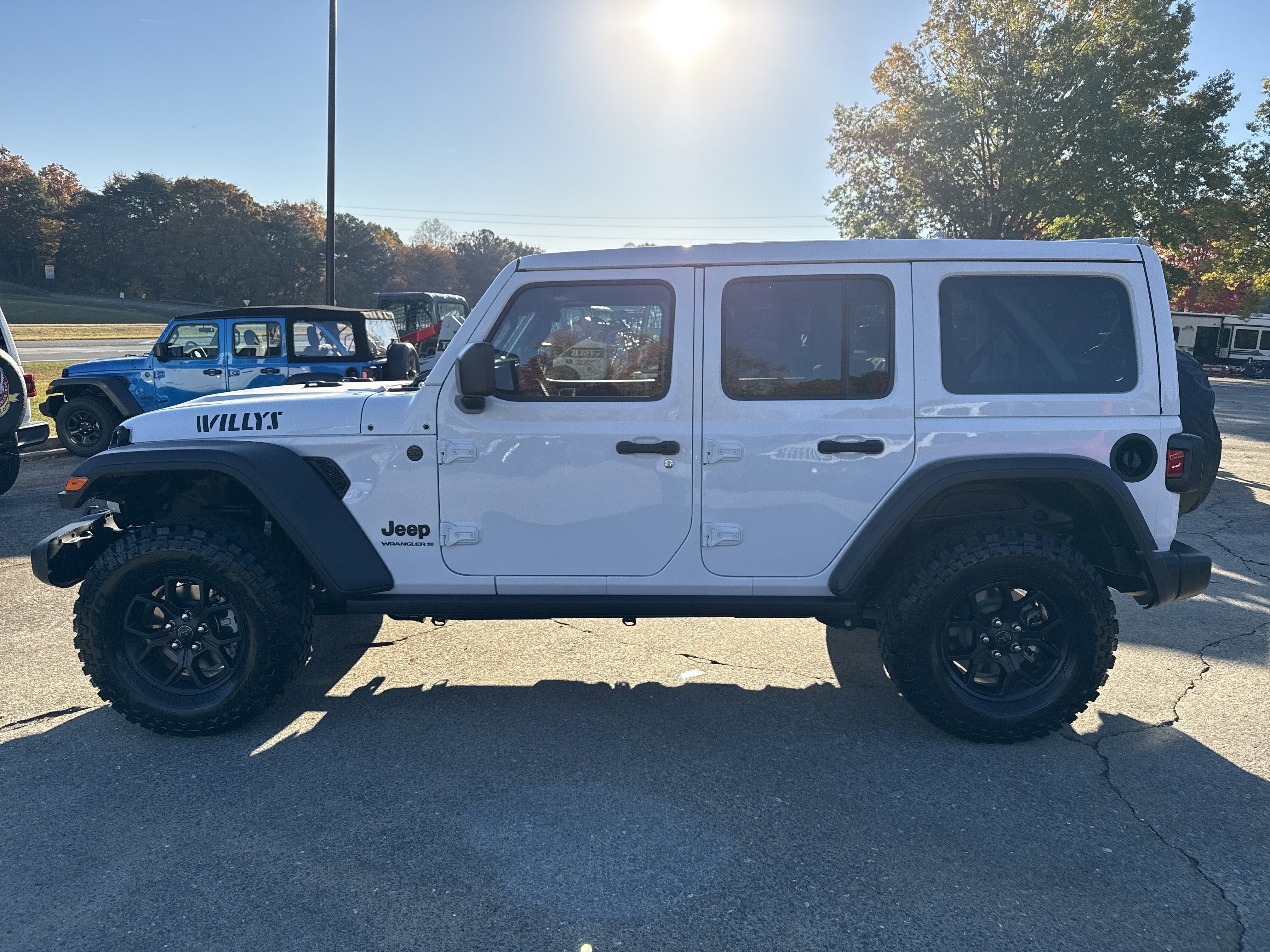 New 2026 Bright White Clear-Coat Exterior Paint Jeep Willys image 4
