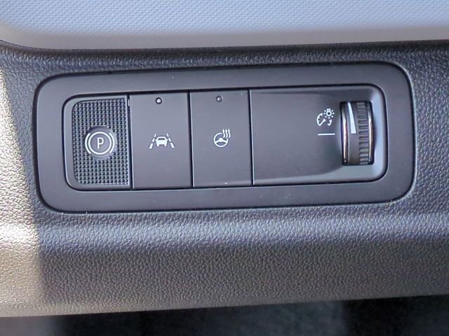 2027 Chevrolet Bolt LT - Photo 21