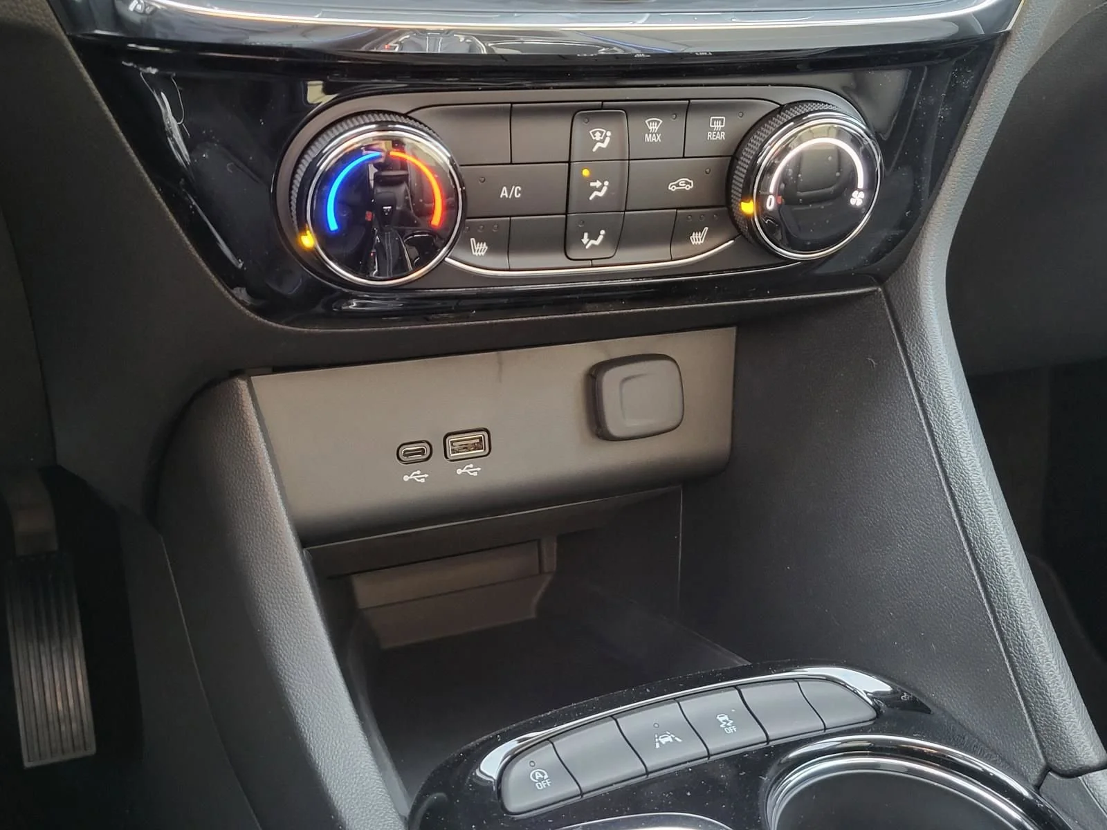 2026 Buick Encore GX Sport Touring - Photo 10