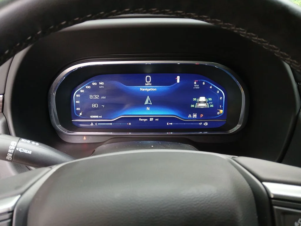 Used 2023 Green Chevrolet Z71 image 23