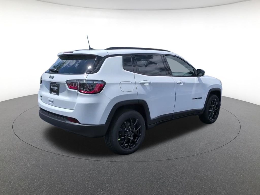 New 2026 Bright White Clear-Coat Exterior Paint Jeep Latitude image 5