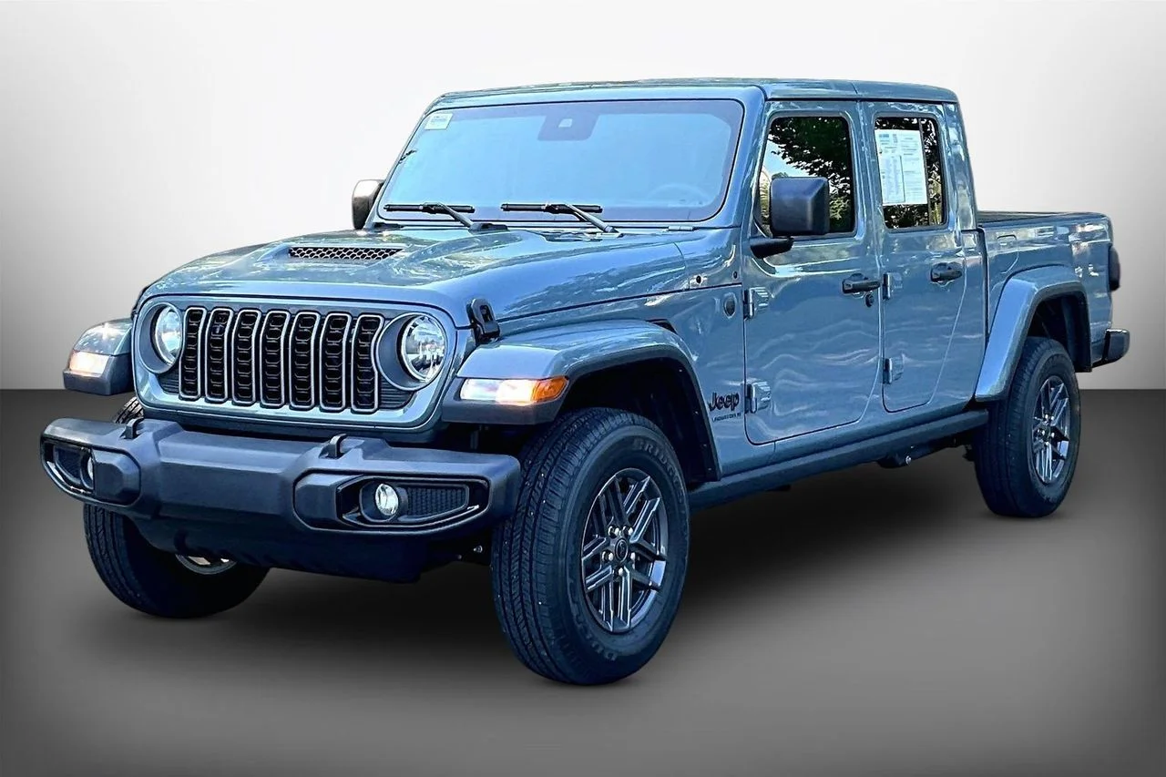 Certified Used 2025 Gray Jeep Sport S image 4