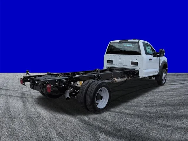 New 2026 Oxford White Ford F-450® XL image 4