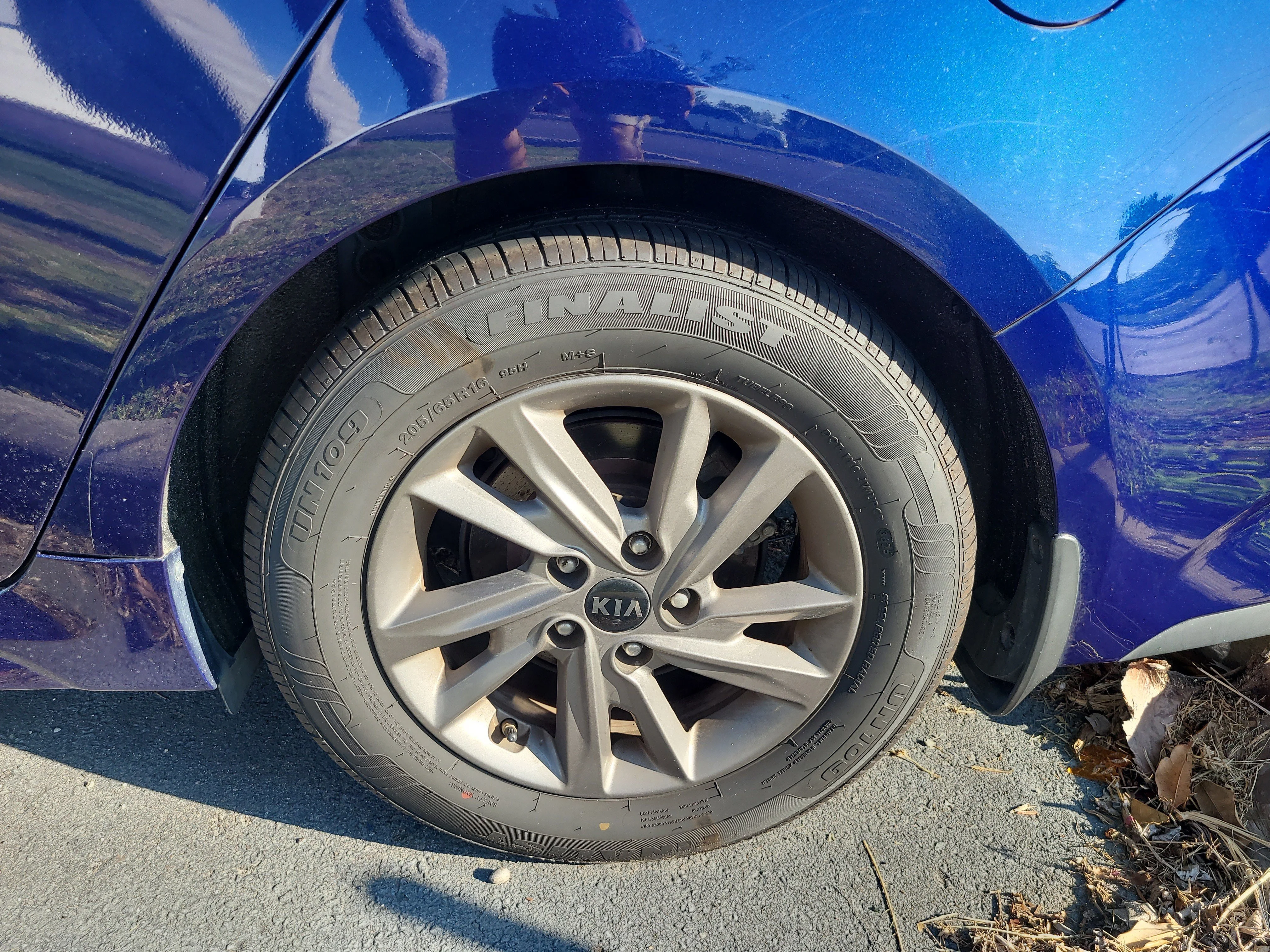 Used 2020 Horizon Blue Kia LX image 8