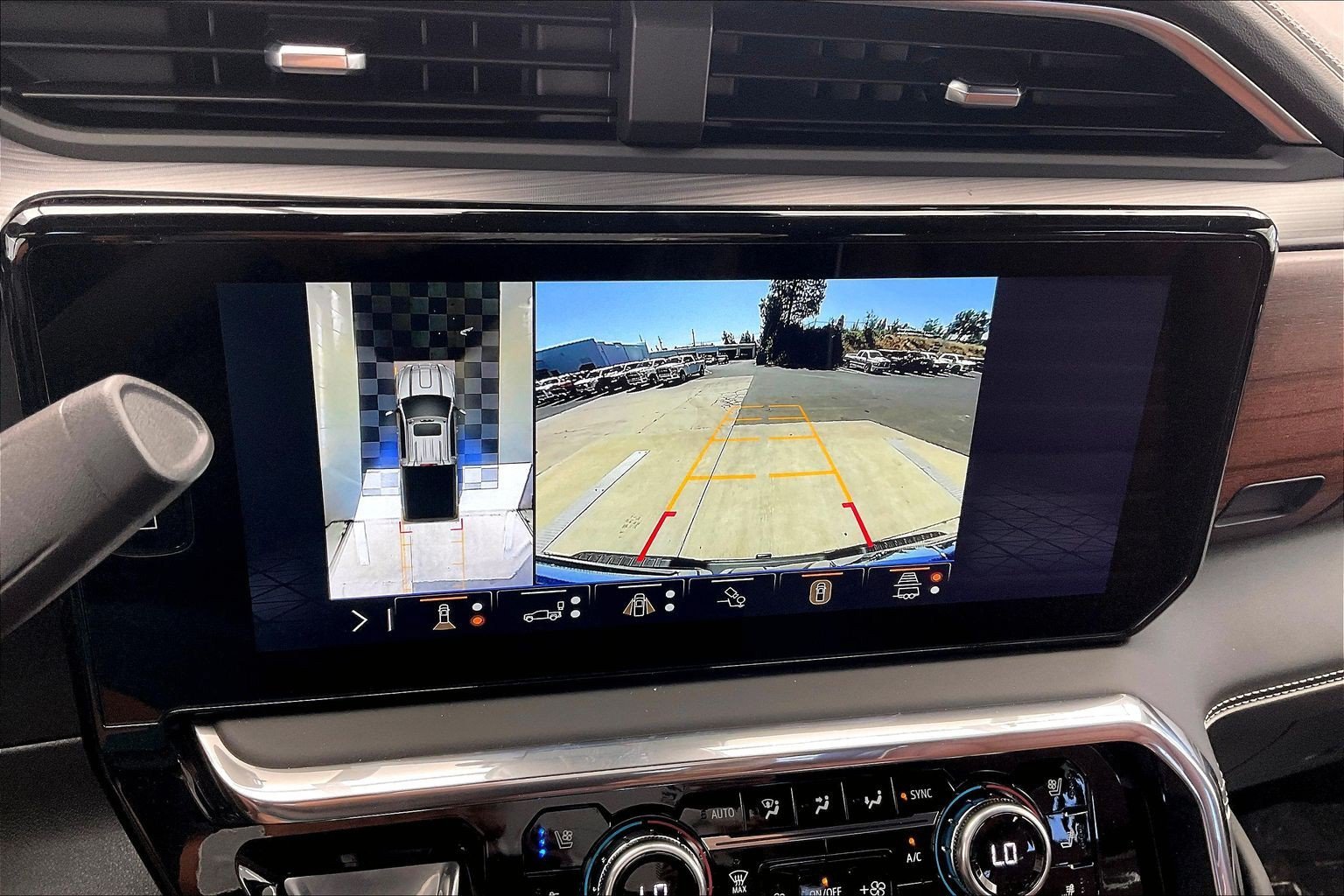 2026 GMC Sierra 2500HD Denali Ultimate - Photo 13