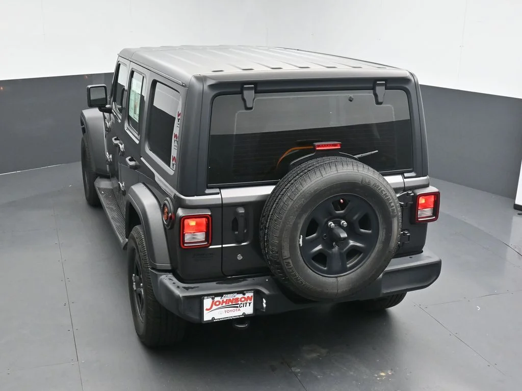 Used 2021 Gray Jeep Unlimited Sport image 25