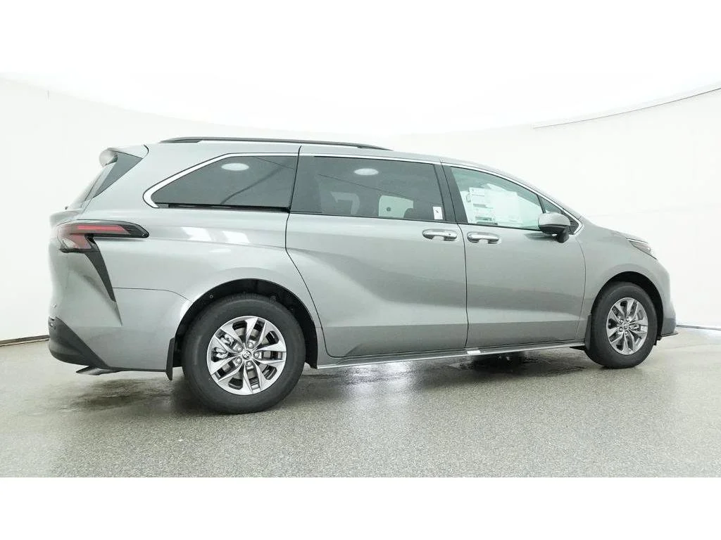 New 2026 Heavy Metal Toyota XLE image 26