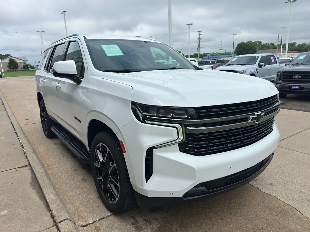 Used 2021 Summit White Chevrolet RST image 6