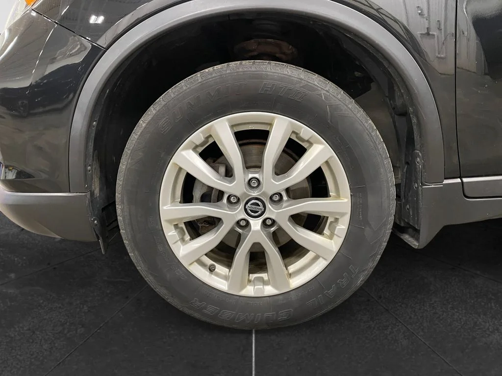 Used 2018 Magnetic Black Nissan SV image 14