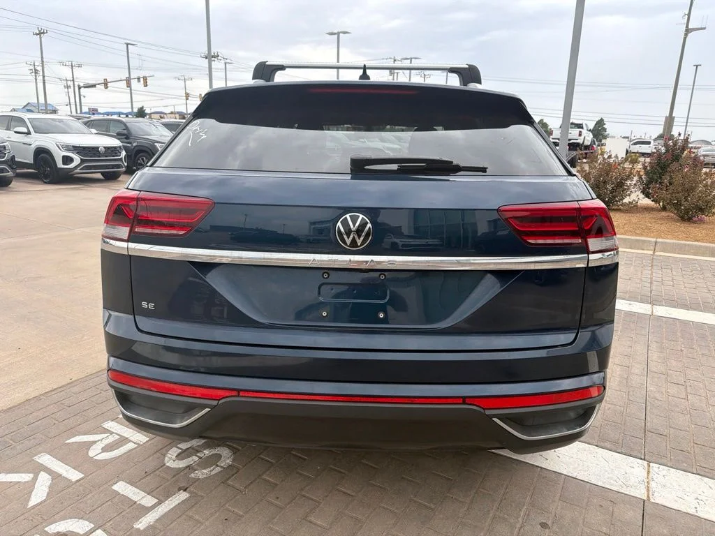 Used 2022 Tourmaline Blue Metallic Volkswagen 2.0T SE image 6