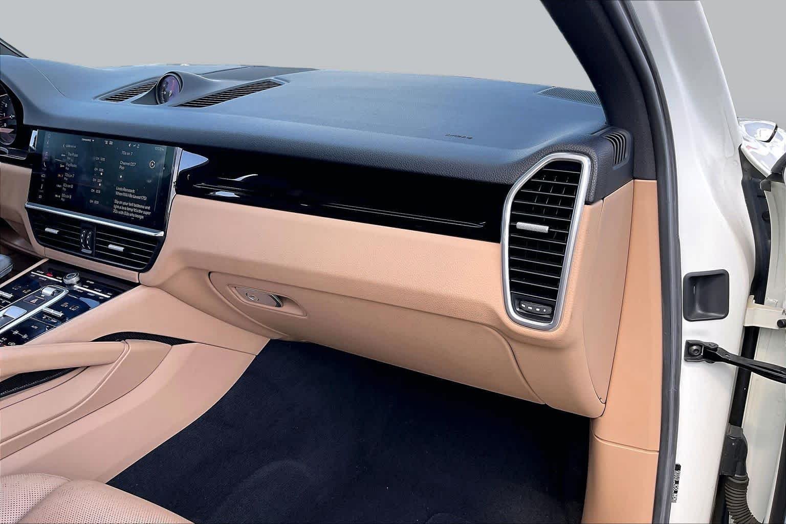 Used 2019 Carrara White Metallic Porsche  image 16