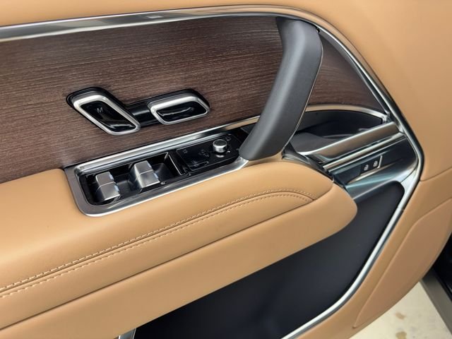 New 2026 Carpathian Grey Land Rover SE image 11