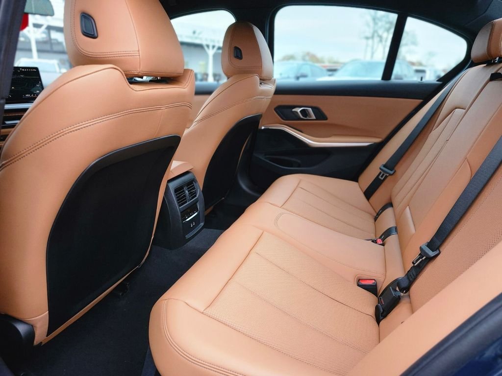2026 BMW 3 Series 330i - Photo 16