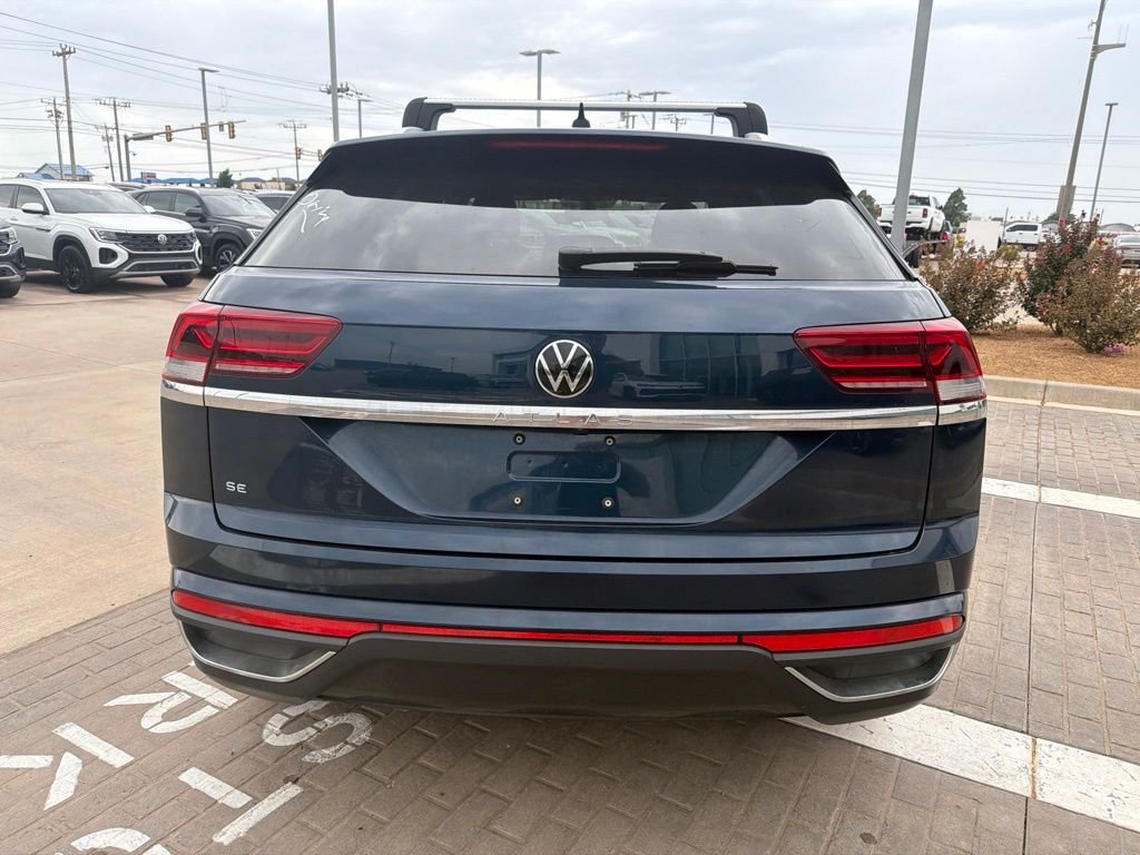 Used 2022 Tourmaline Blue Metallic Volkswagen 2.0T SE image 6