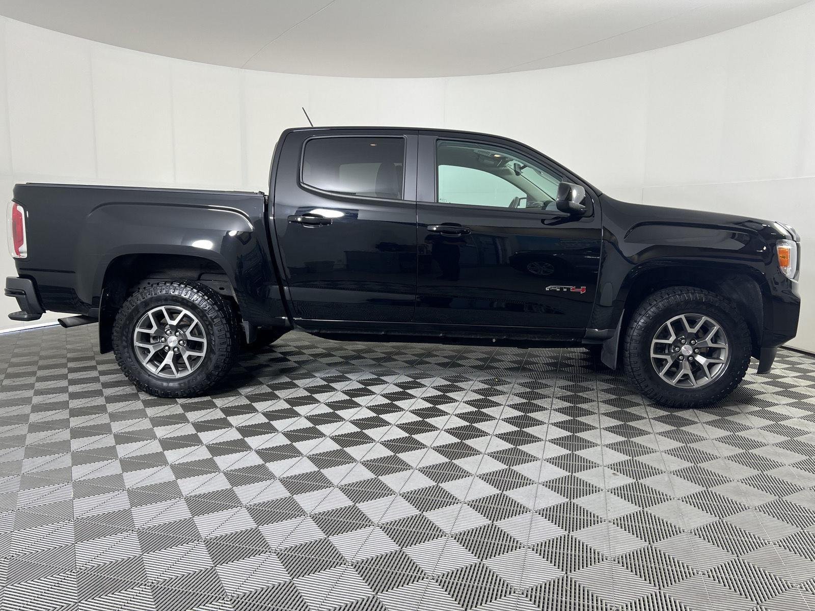 Used 2022 Onyx Black GMC 4WD AT4 w/Leather image 22