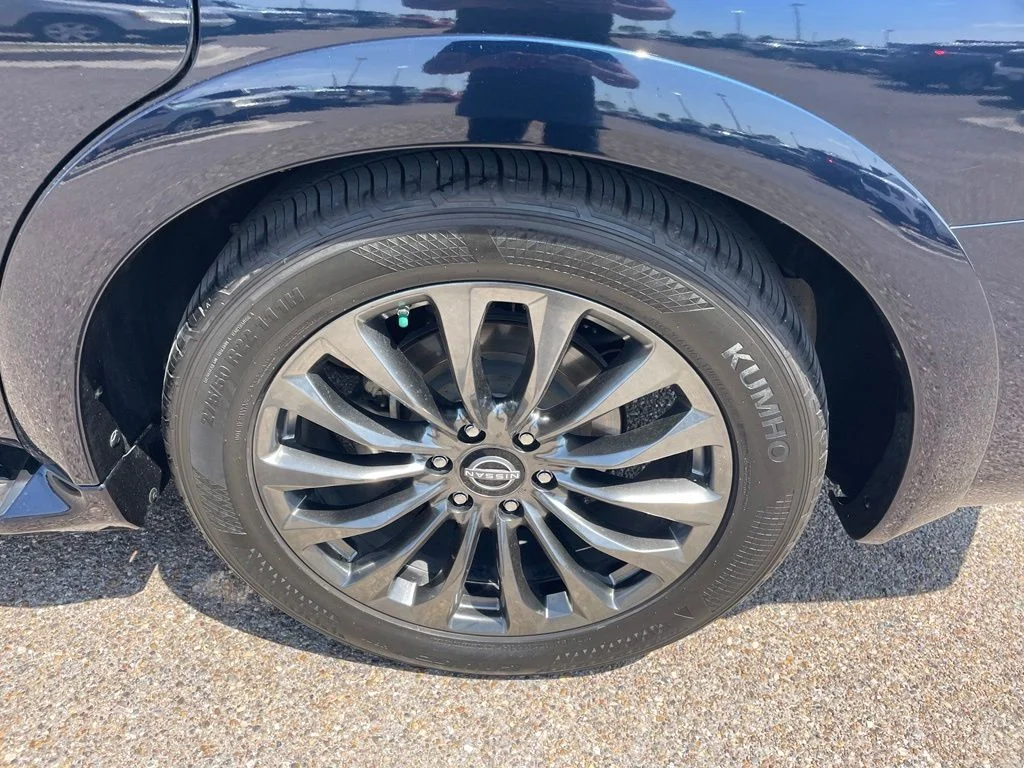 Used 2022 Blue Nissan Platinum image 17