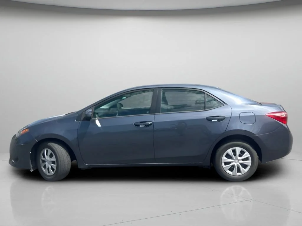 Used 2017 Slate Metallic Toyota L image 9