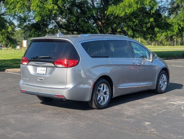 Used 2019 Billet Silver Metallic Clearcoat Chrysler Limited image 7