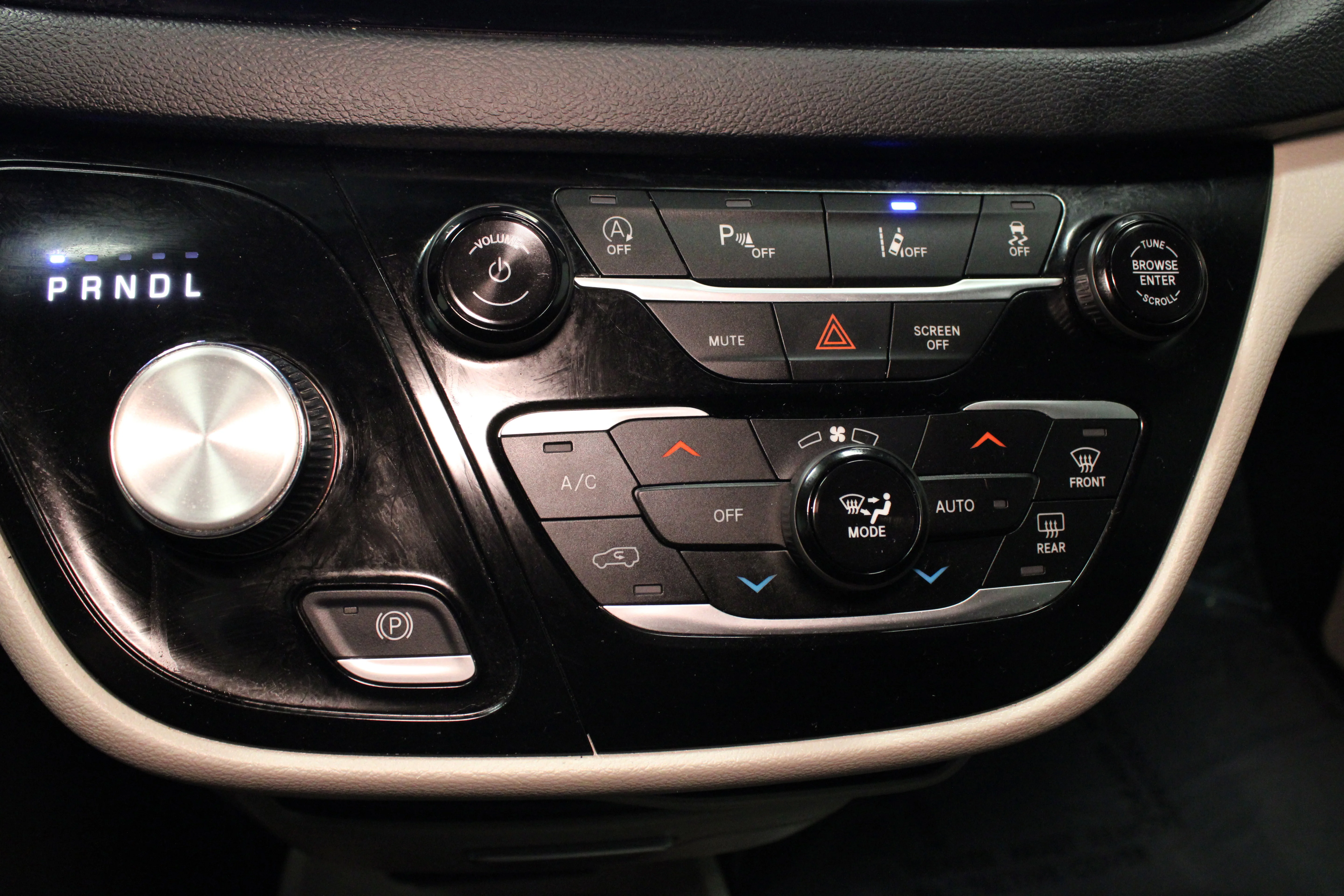 2023 Chrysler Pacifica Touring L - Photo 22
