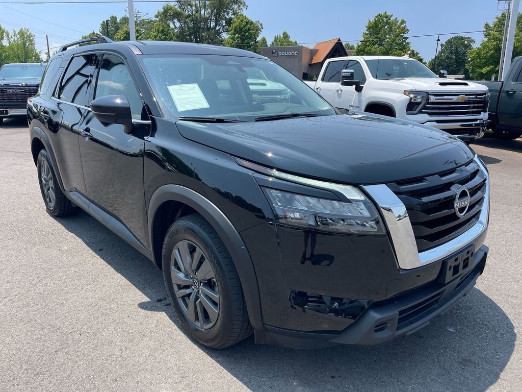 View vehicle photo 7