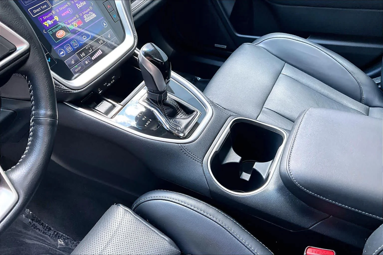 Used 2022 Crystal White Pearl Subaru Limited image 16