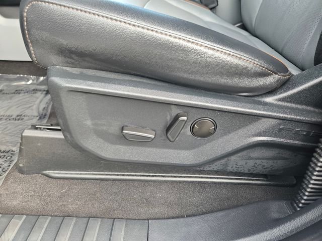 Used 2025 White Ford Lariat image 12