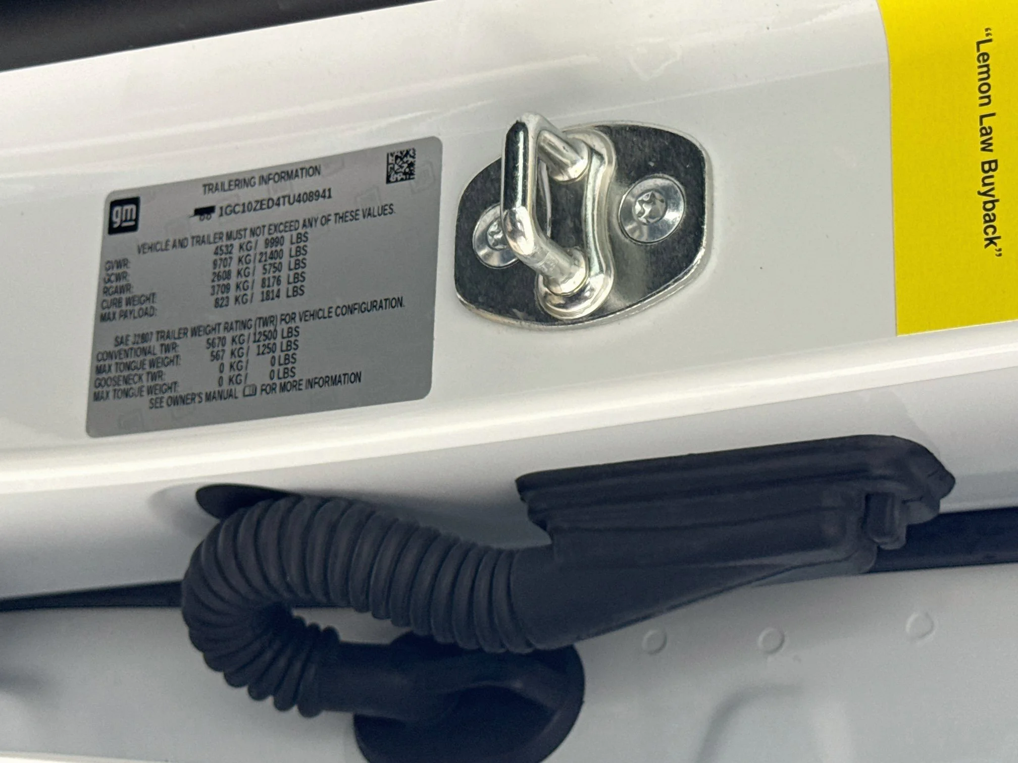 Used 2026 Summit White Chevrolet LT - Extended Range image 33