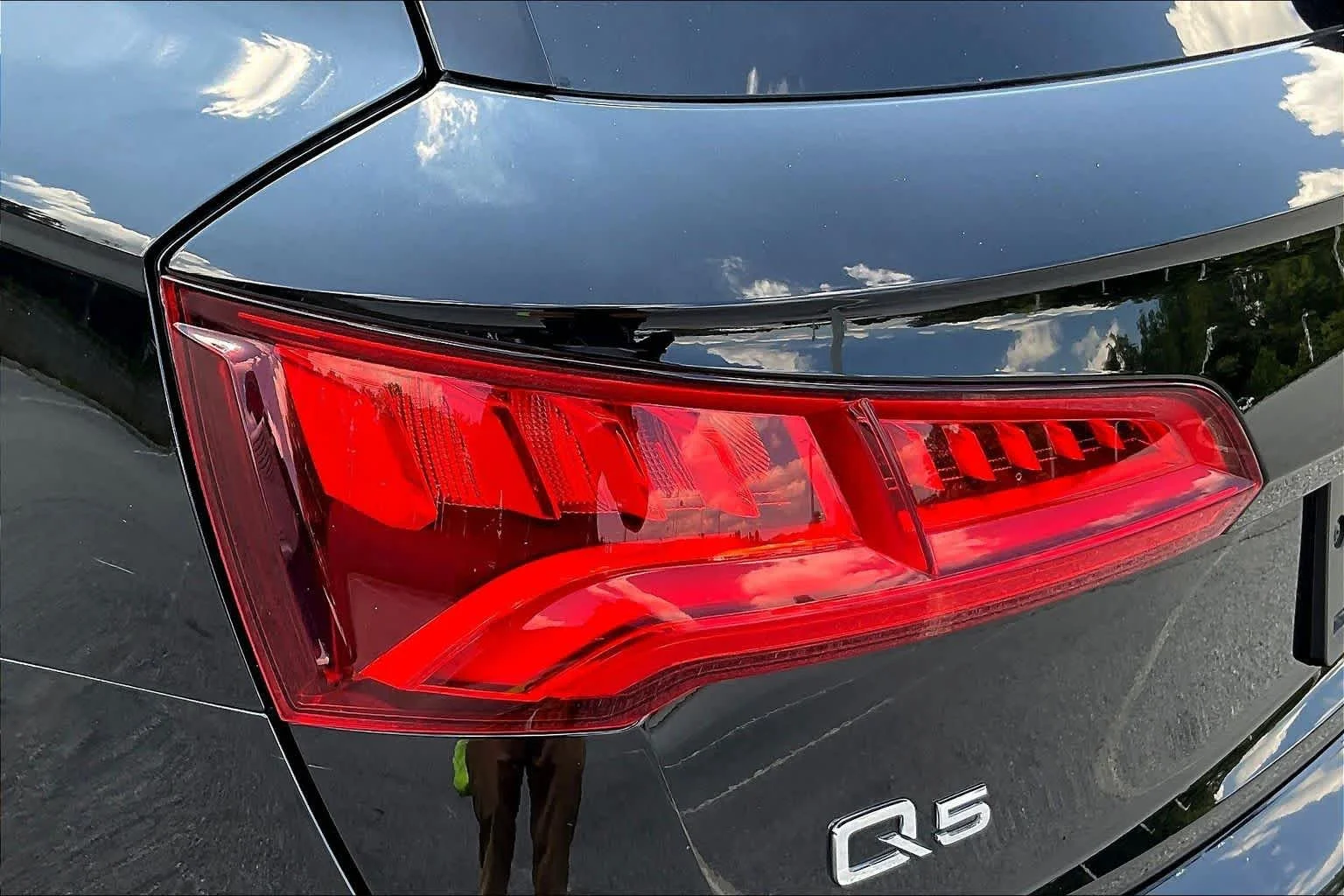Used 2018 Brilliant Black Audi Premium Plus image 29