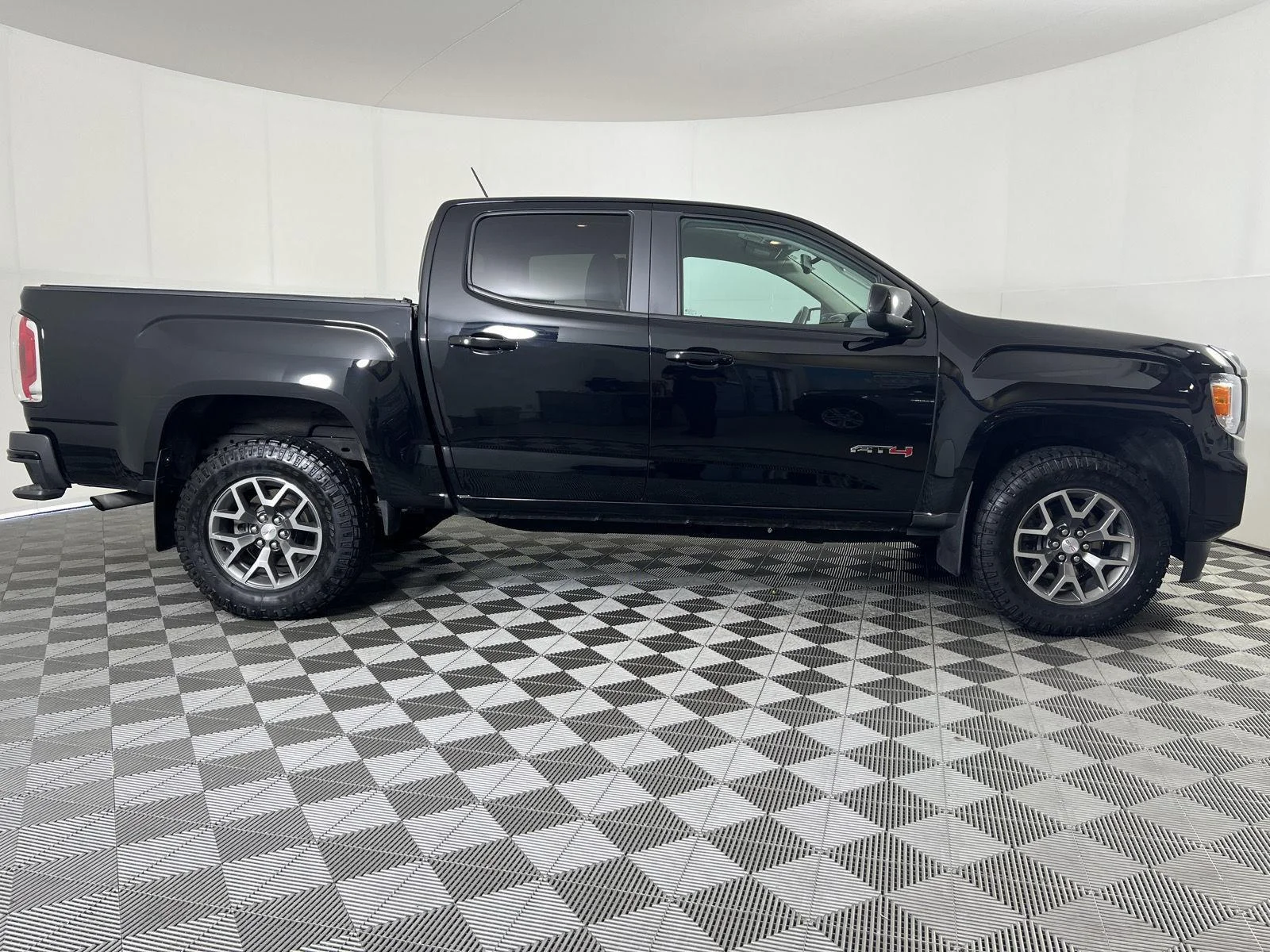 Used 2022 Onyx Black GMC AT4 - Leather image 22