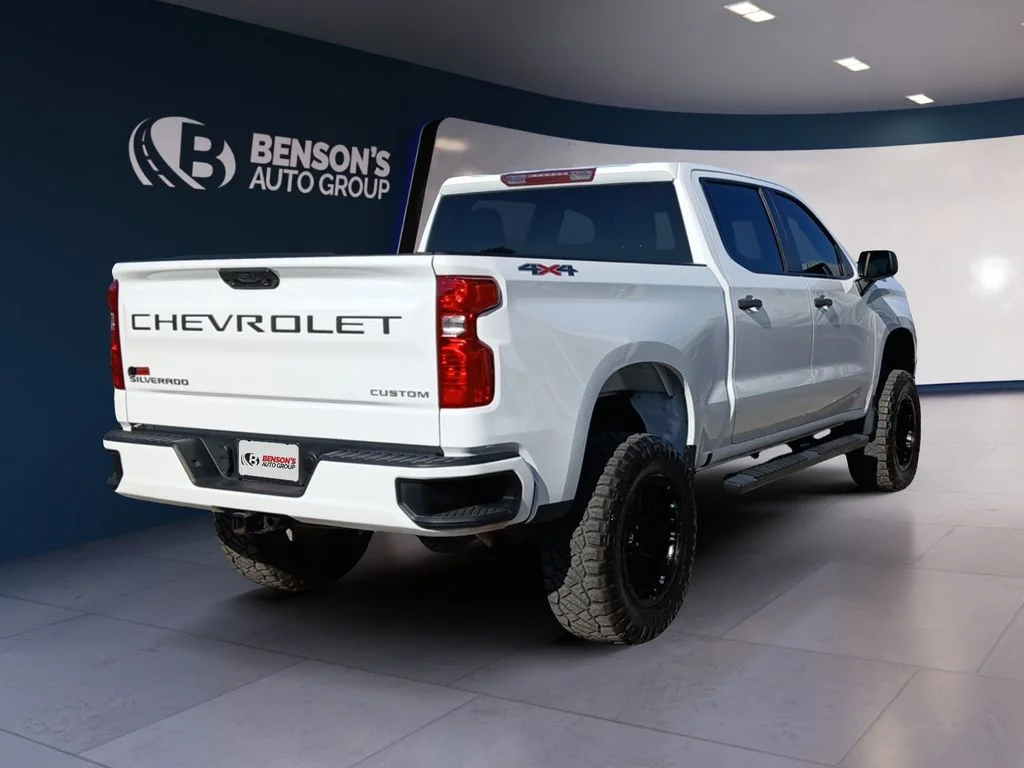 Used 2023 White Chevrolet Custom image 5