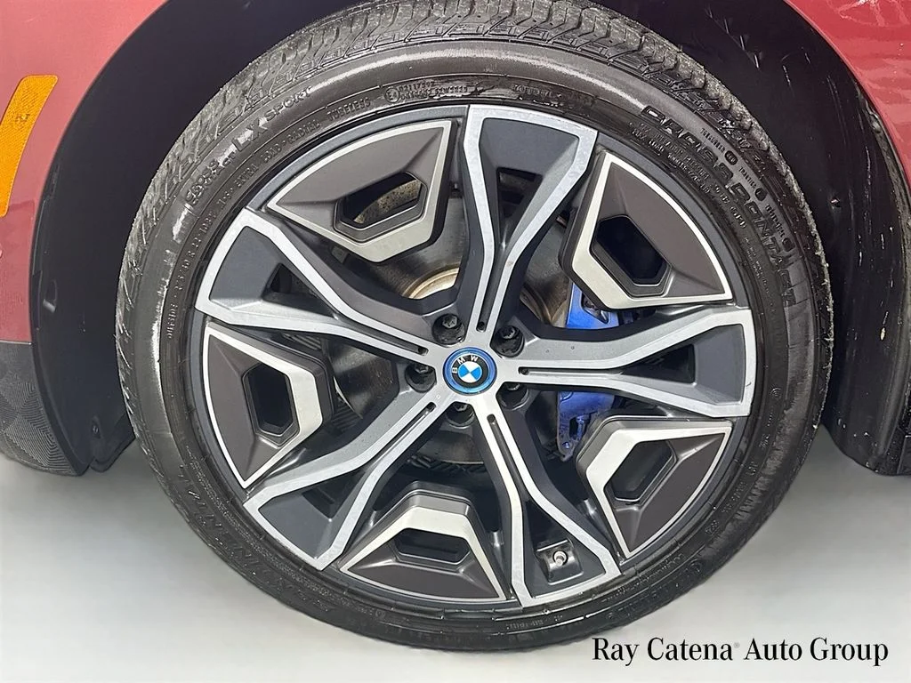 Used 2024 Red BMW xDrive50 image 30
